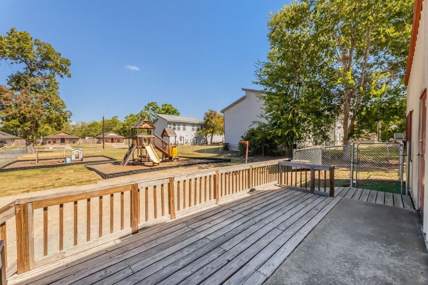 More Photos Of 306 W 24th St, Bryan Daycare Center For Sale