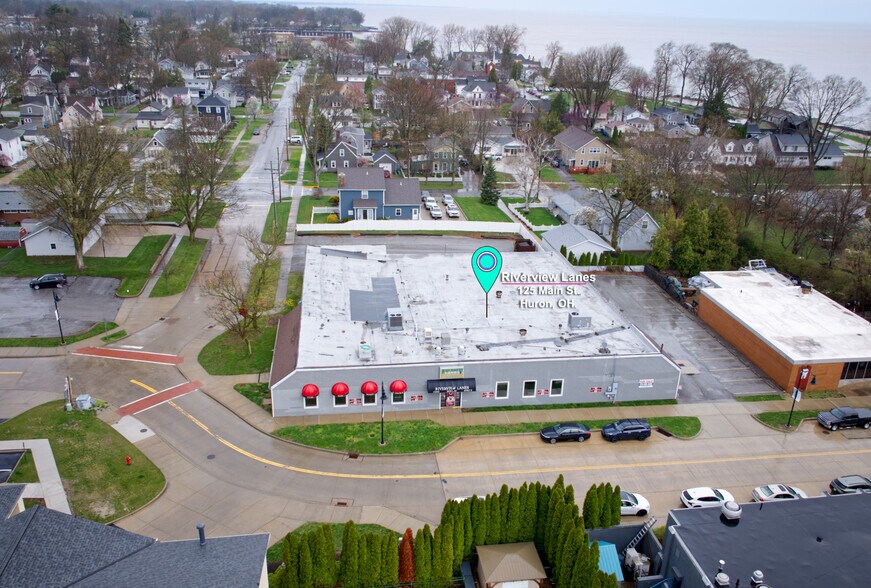 More Photos Of 125 Main St, Huron Bowling Alley For Sale