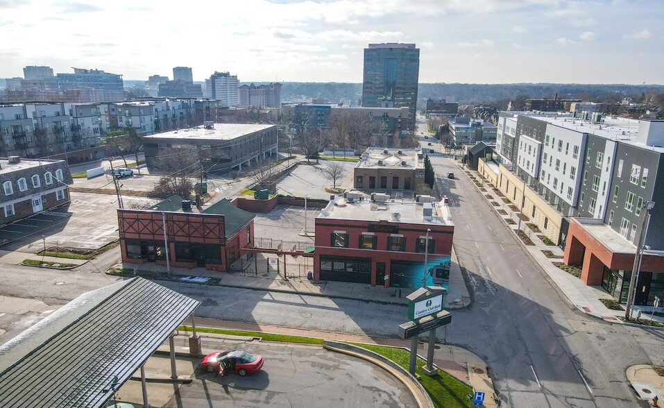 More Photos Of 917 W 44th St, Kansas City Restaurant For Sale