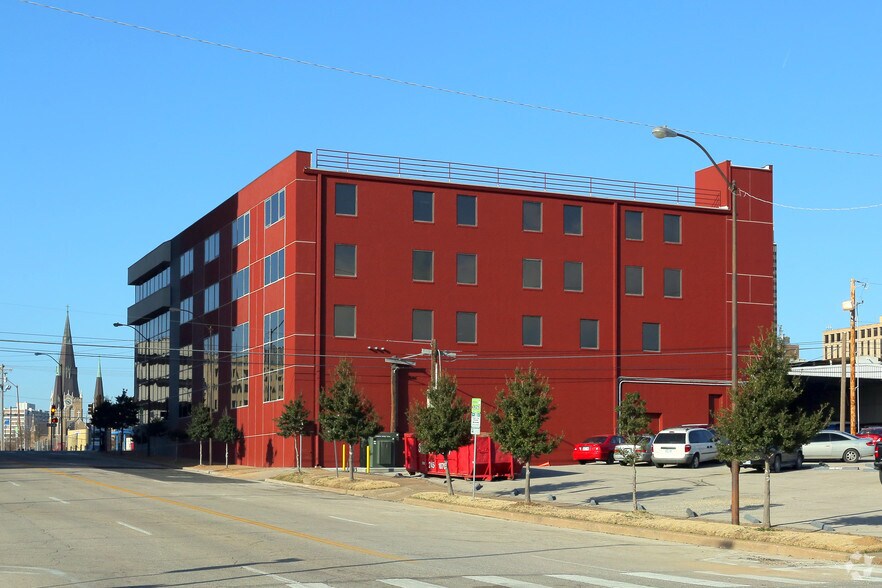 More Photos Of 823 S Detroit Ave, Tulsa Office For Sale