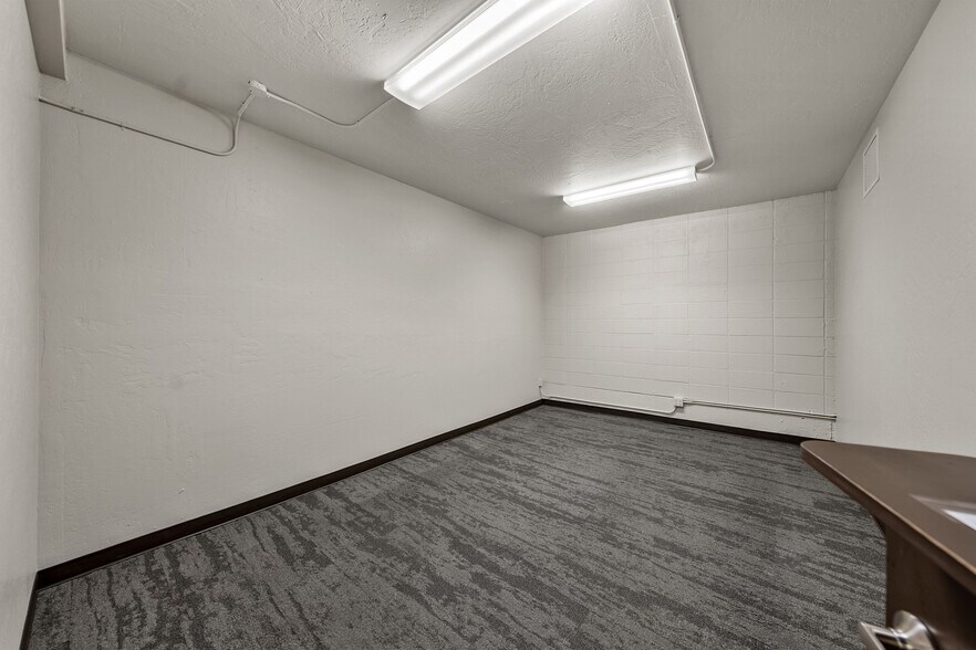 More Photos Of 209 N Pacific Hwy, Talent General Retail For Sale