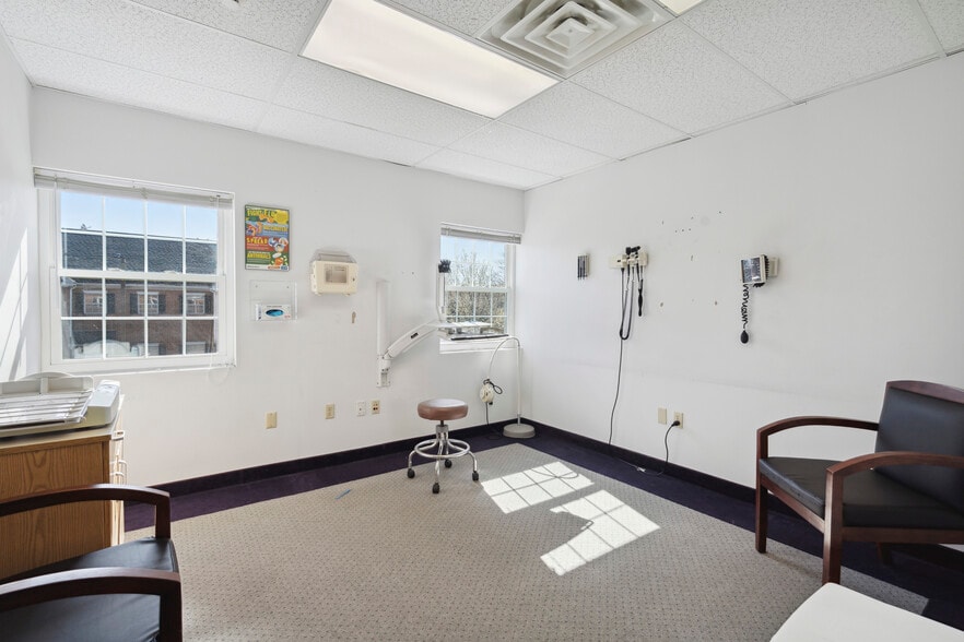 More Photos Of 555 Second Ave, Collegeville Medical For Sale