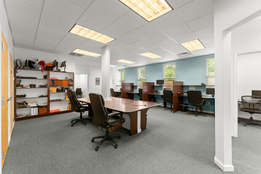 More Photos Of 950 Scales Rd, Suwanee Medical For Lease