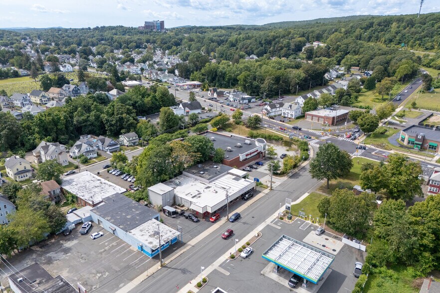 More Photos Of 1594 Dwight St, Holyoke Freestanding For Lease