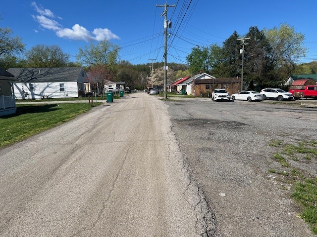 More Photos Of 211 Swans Ln, Saint Albans Industrial For Sale