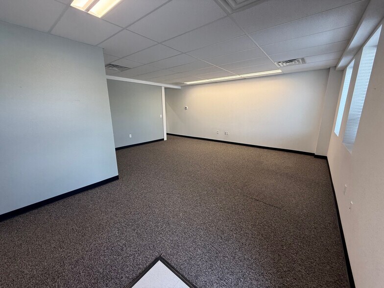 More Photos Of 6387-6397 Aviation Cir, Loveland Industrial For Sale