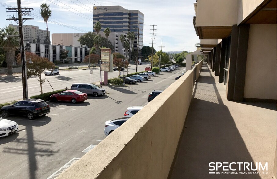More Photos Of 21101-21163 Victory Blvd, Canoga Park Storefront Retail Office For Lease