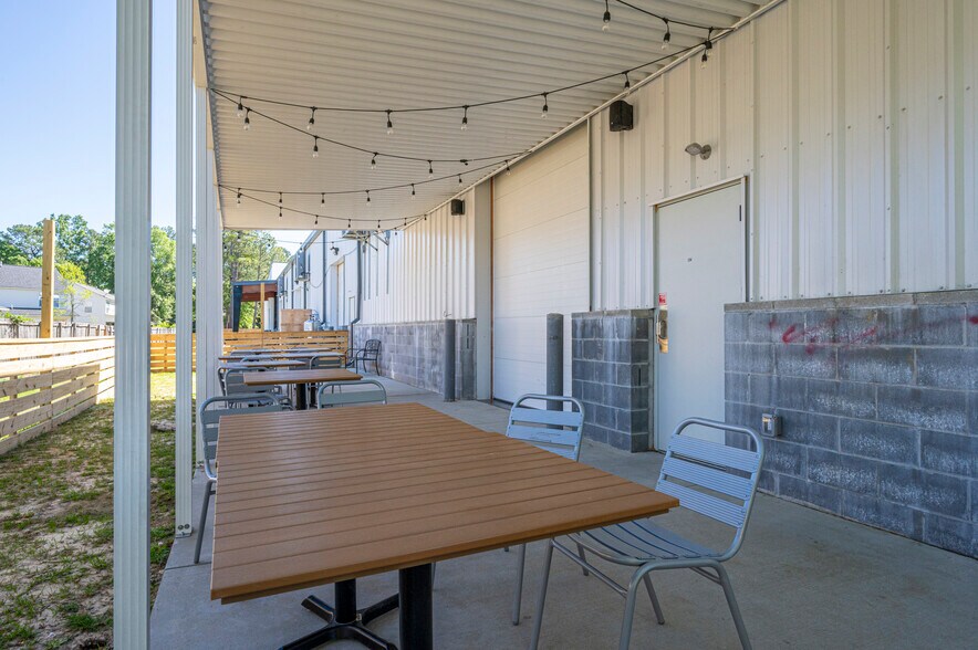 More Photos Of 8120 Windsor Hill Blvd, North Charleston Light Distribution For Lease