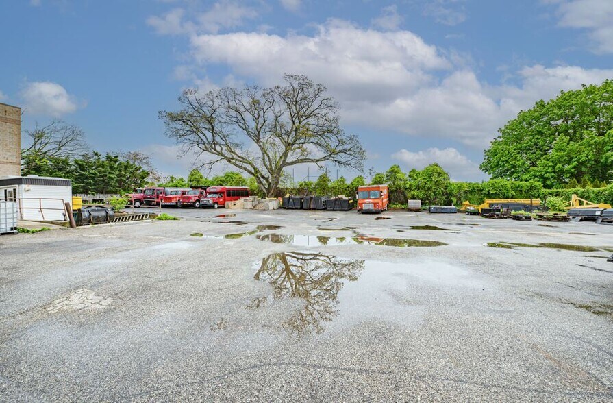 More Photos Of 185 Route 109, West Babylon Warehouse For Lease