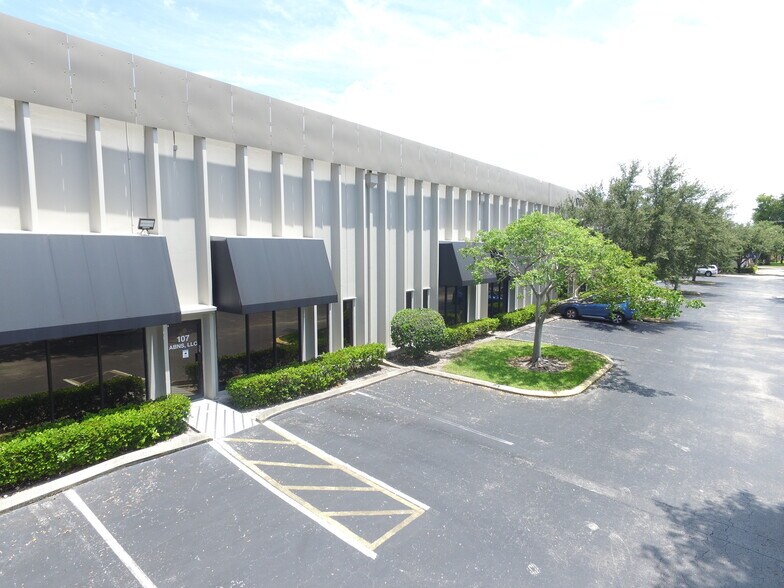 More Photos Of 1700 NW 66th Ave, Plantation Office For Lease