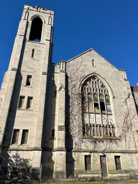 Primary Photo Of 303 W 34th St, Norfolk Religious Facility For Sale