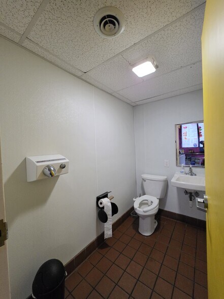 More Photos Of 1669 N Atherton St, State College Freestanding For Lease