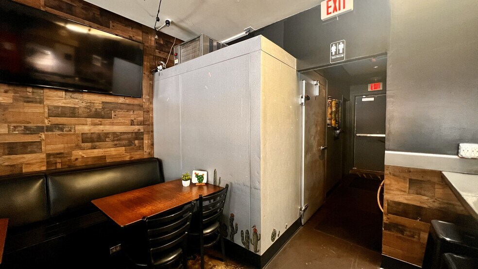 More Photos Of 2216 Central Ave SE, Albuquerque Storefront For Lease