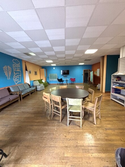 More Photos Of 609 Putnam St, Fort Wayne Specialty For Sale