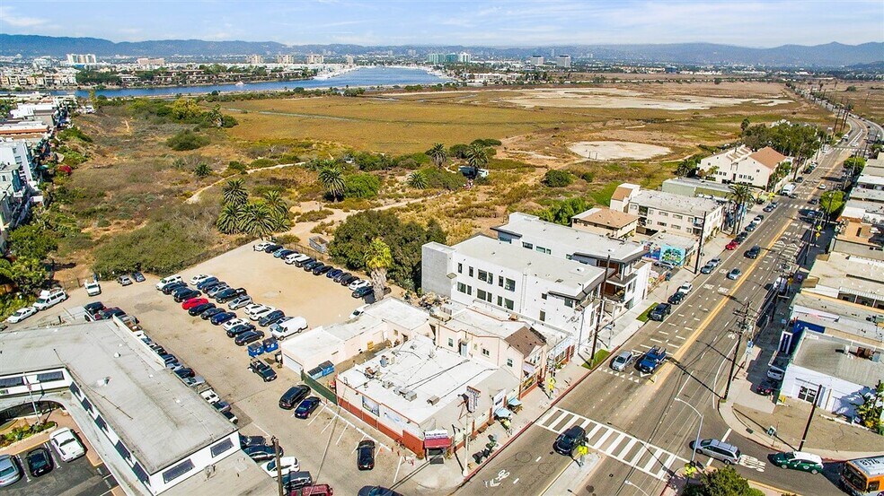More Photos Of 316 Culver Blvd, Playa Del Rey Storefront Retail Office For Sale