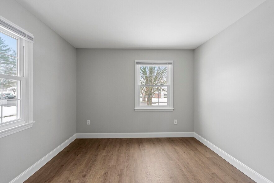 More Photos Of 565 Bay Rd, Queensbury Apartments For Lease