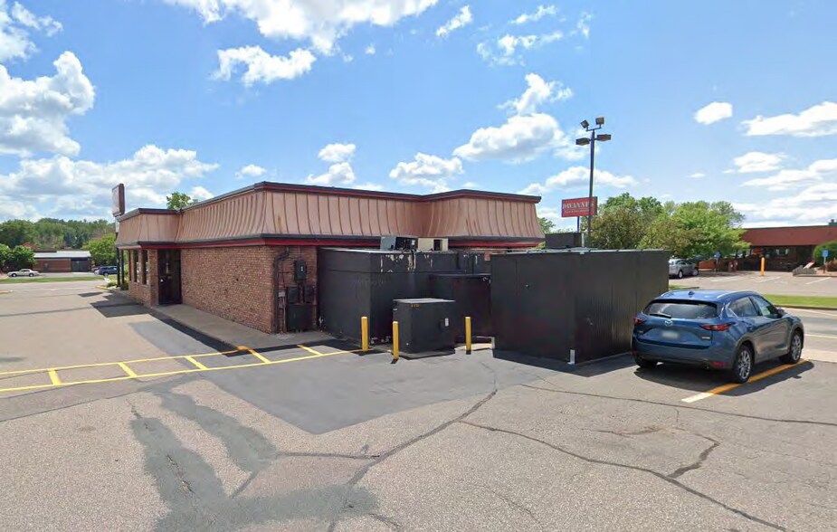 More Photos Of 1899 Perimeter Rd, Roseville Fast Food For Lease