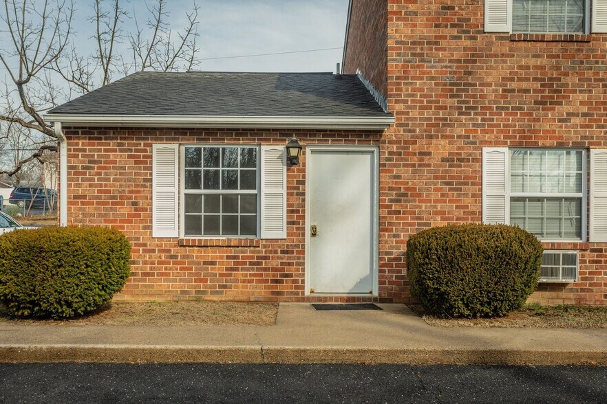 More Photos Of 990 Chicago Ave, Harrisonburg Apartments For Sale