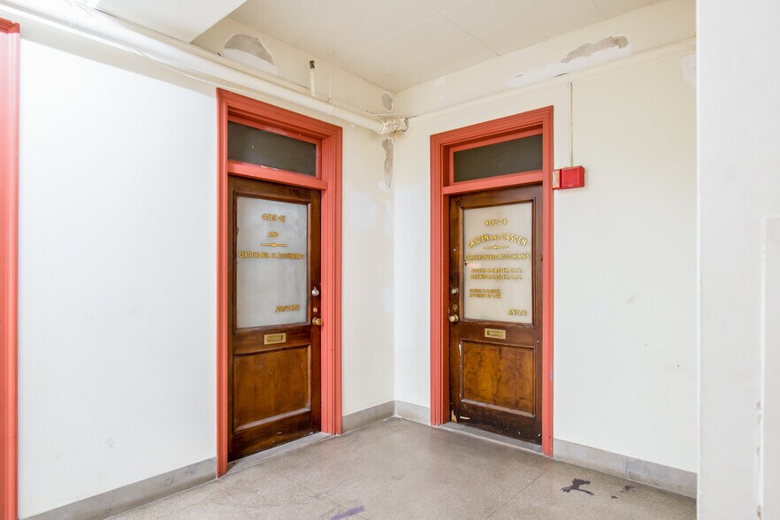 More Photos Of 56-58 Suffolk St, Holyoke Office Residential For Sale