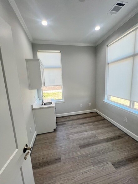 More Photos Of 2120 Prairie Dr, Prosper Medical For Sale
