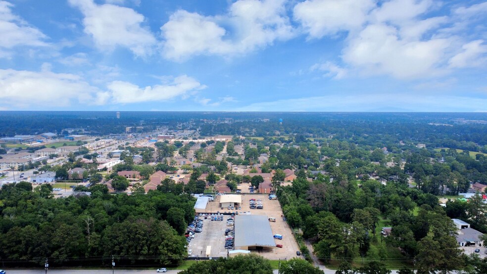 More Photos Of 10814 Woodedge Dr, Houston Warehouse For Sale
