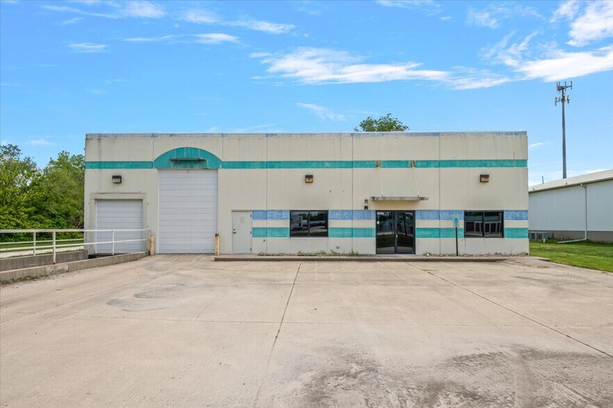 Primary Photo Of 4524 Industrial Ave, Springfield Warehouse For Lease
