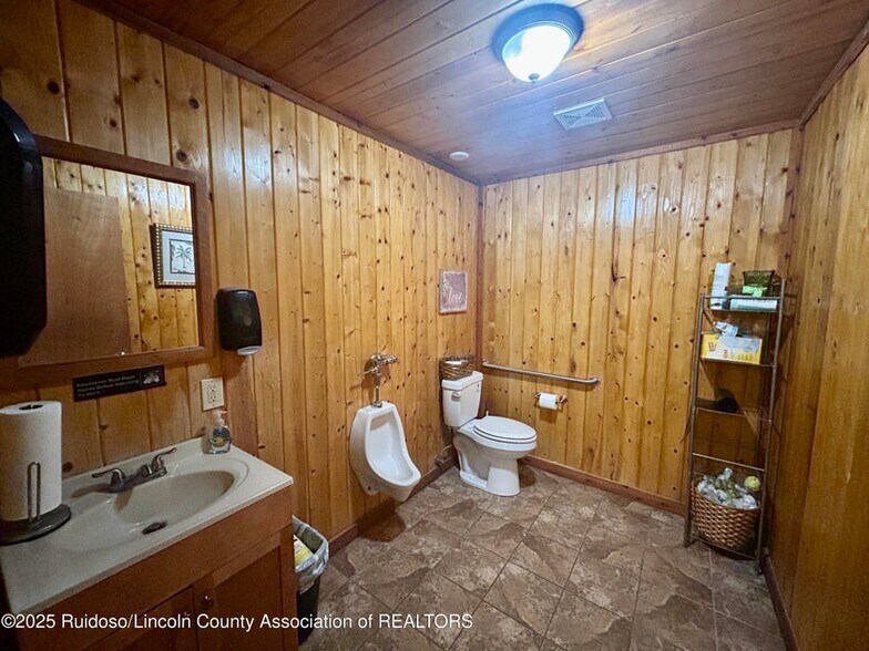 More Photos Of 616 Sudderth Dr, Ruidoso General Retail For Sale