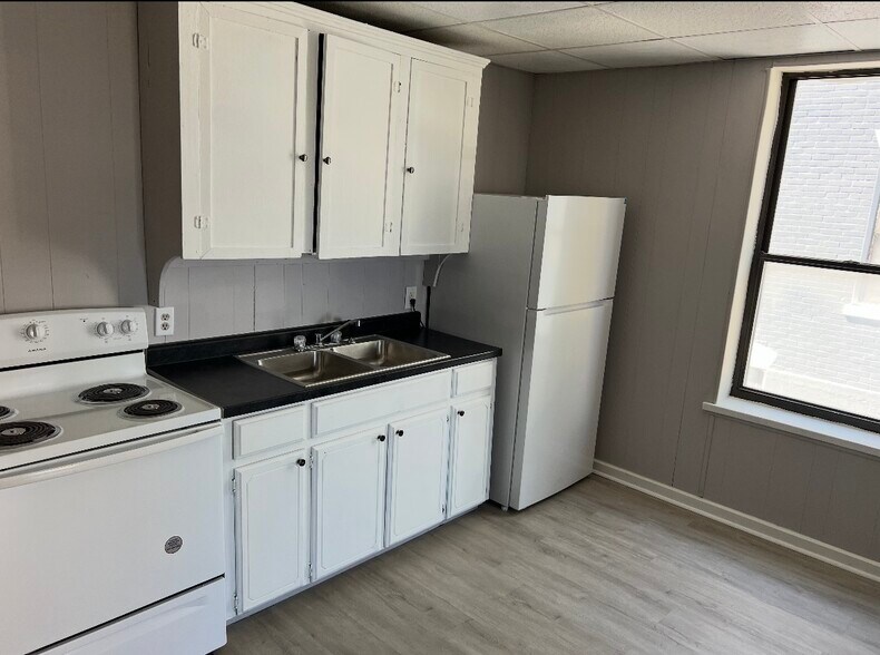 More Photos Of 608-614 Walnut St, Springfield Apartments For Sale