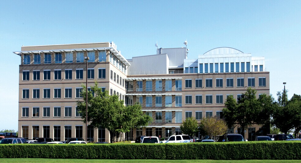 More Photos Of 700 Highlander Blvd, Arlington Office For Lease