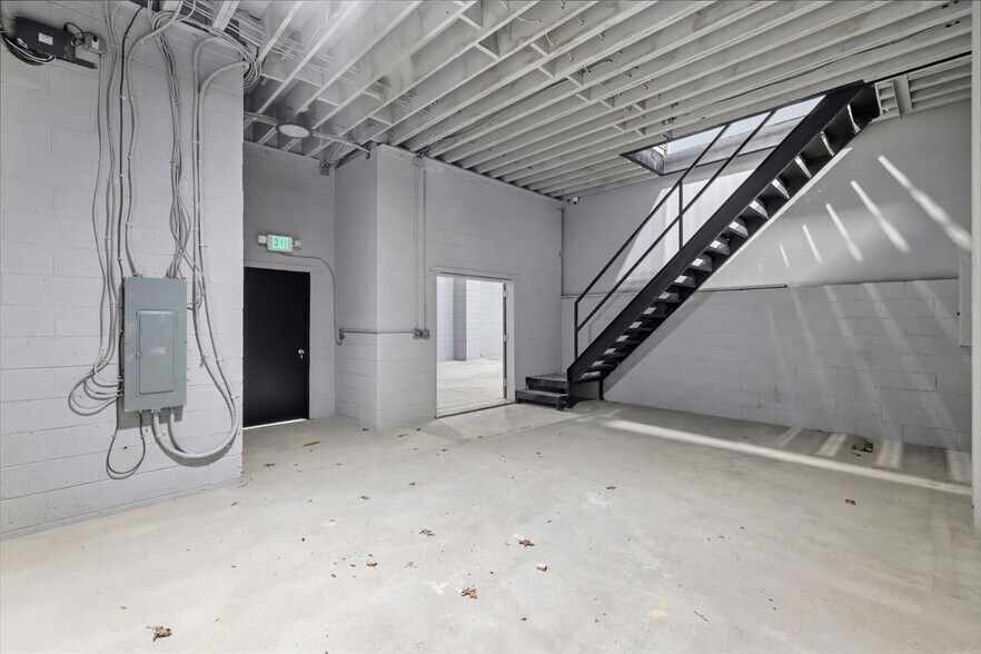 More Photos Of 470 Belleville Tpke, North Arlington Warehouse For Sale