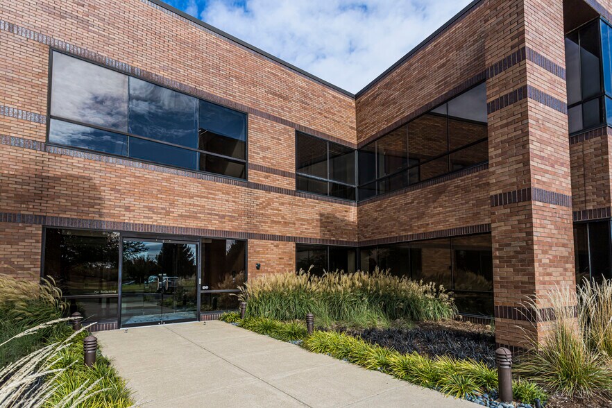 More Photos Of 9780 Ormsby Station Rd, Louisville Office For Lease
