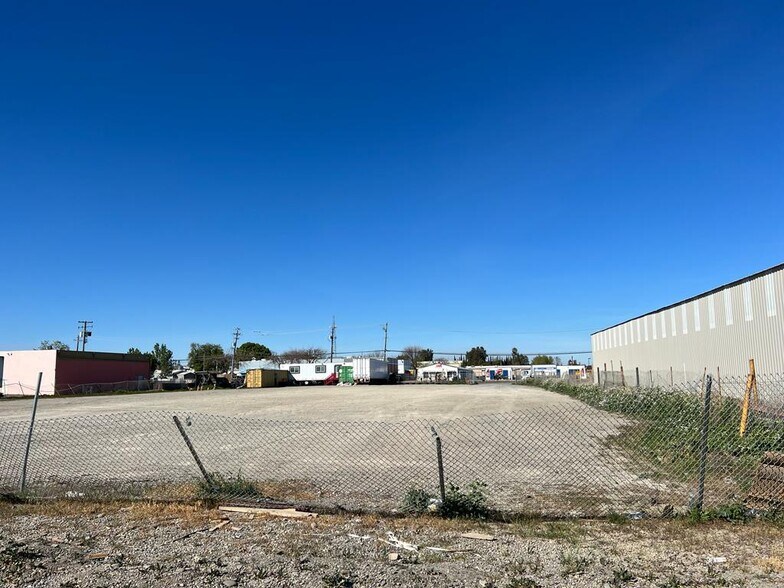 More Photos Of 1310 E Beamer St, Woodland Land For Sale