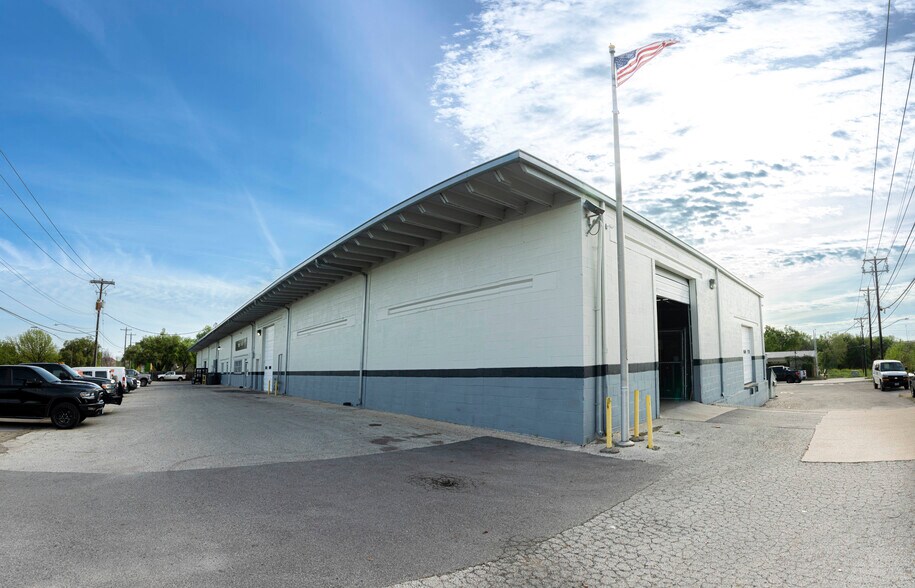 More Photos Of 3615 Willow Springs Rd, Austin Warehouse For Lease