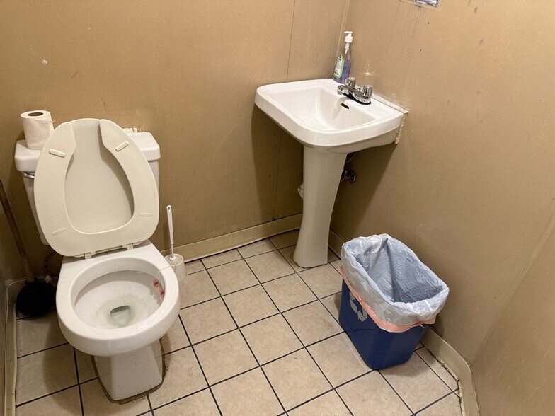 More Photos Of 57 E Mount Eden Ave, Bronx Healthcare For Lease