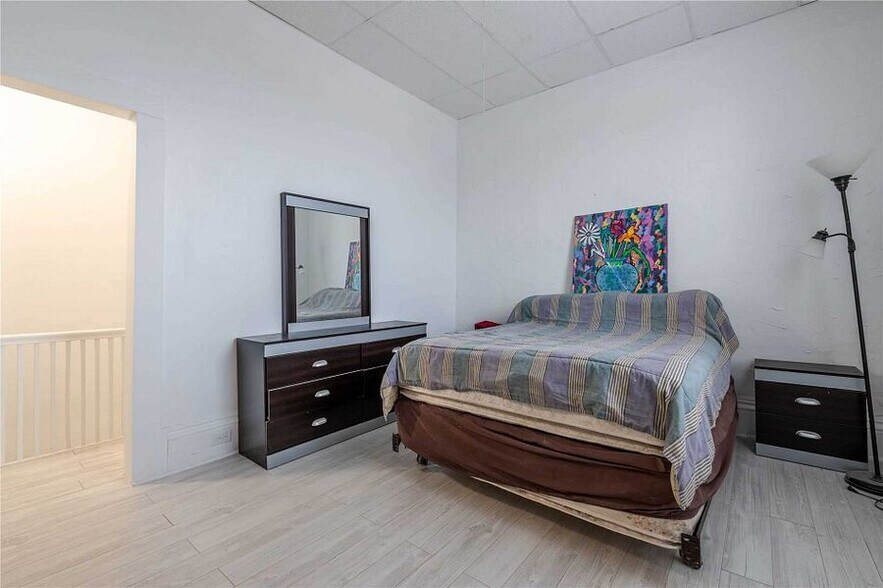 More Photos Of 59-61 Mary St, Barrie Apartments For Lease