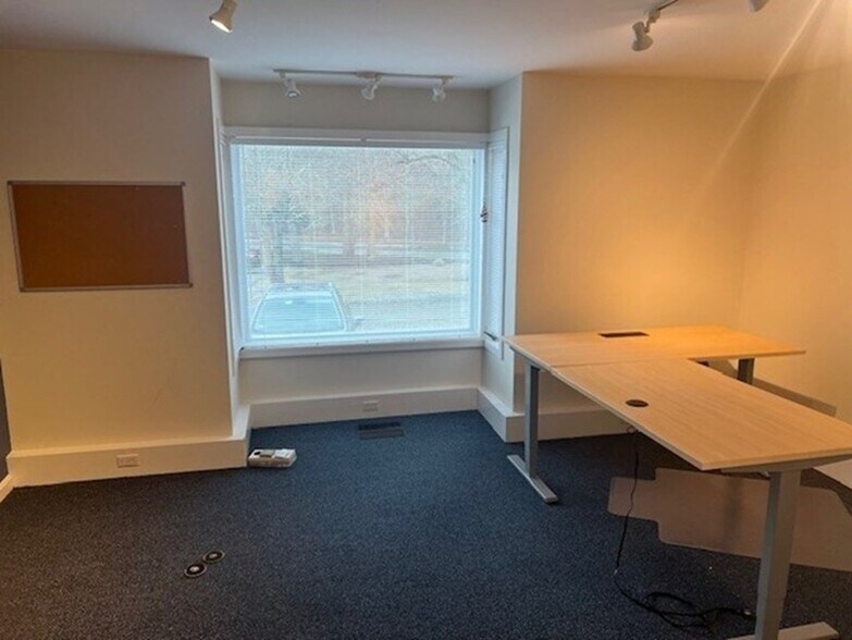 More Photos Of 15 Creek Rd, Marion Office For Sale
