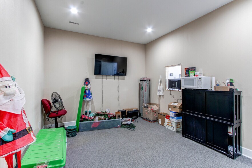 More Photos Of 604 1st Ave, Deer Trail Storefront For Sale