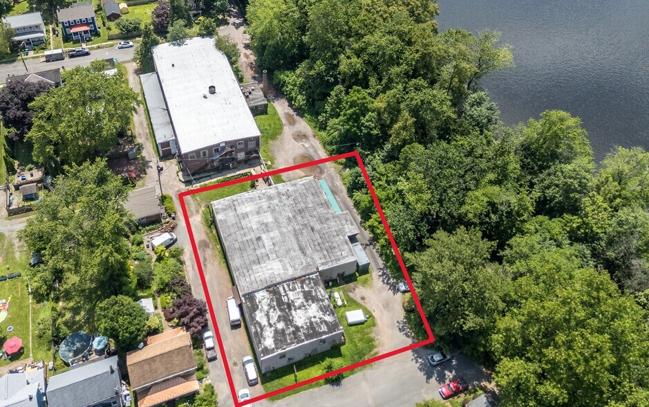 More Photos Of 4 7th St, Frenchtown Distribution For Sale