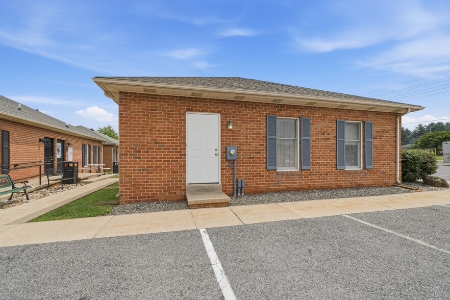 More Photos Of 23 E Frederick St, Walkersville Office For Sale