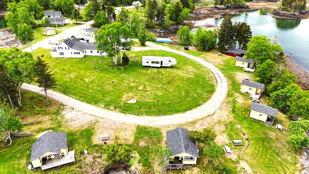More Photos Of 24 Harris Point Rd, Eastport Hotel For Sale