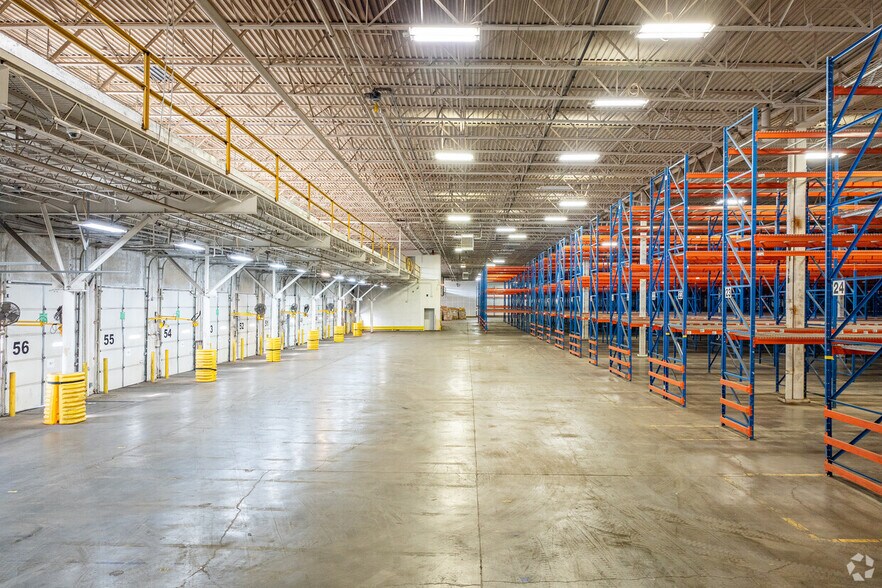 More Photos Of 23371 Aurora Rd, Bedford Warehouse For Lease