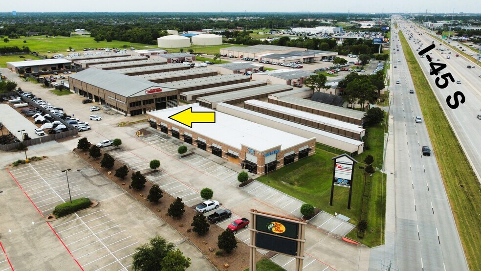 More Photos Of 2403 Gulf Fwy S, League City Storefront Retail Office For Lease