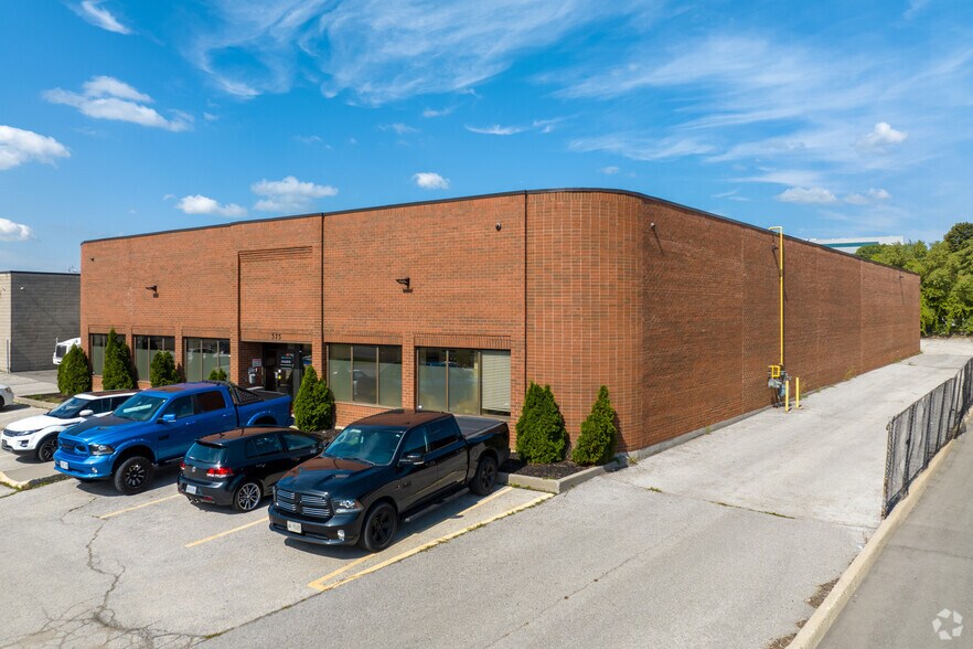 Primary Photo Of 373 Wyecroft Rd, Oakville Warehouse For Lease