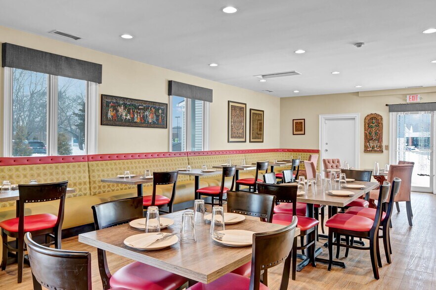 More Photos Of 93 Elm St, Old Saybrook Restaurant For Sale