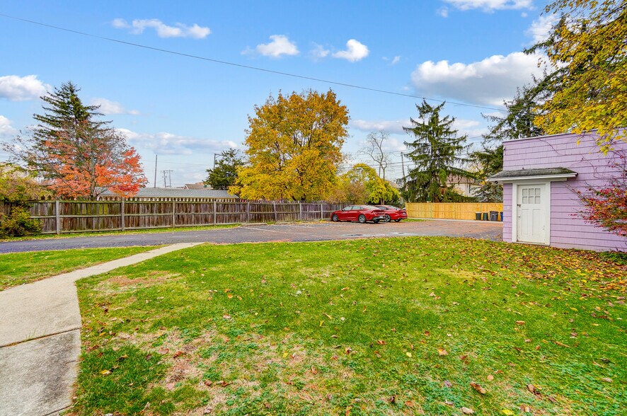 More Photos Of 140 W Front St, Perrysburg Office For Sale