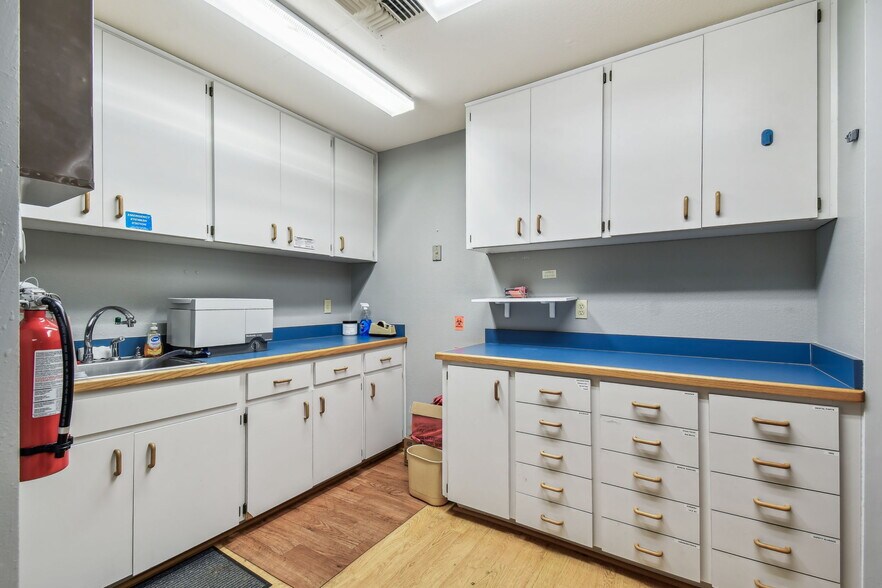 More Photos Of 2654 W Lake Rd, Palm Harbor Medical For Sale