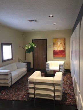 More Photos Of 2402-2406 W 8th Ct, Hialeah Warehouse For Lease