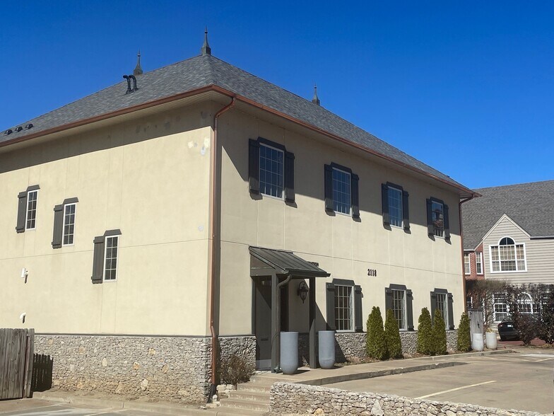 More Photos Of 2118 S Atlanta Pl, Tulsa Office For Lease