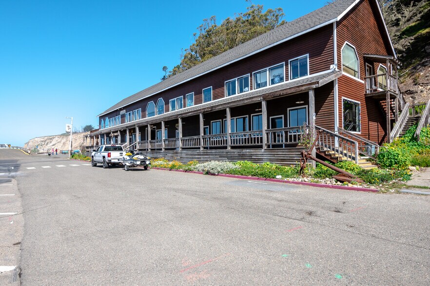 More Photos Of 810 Port Road, Point Arena Restaurant For Sale
