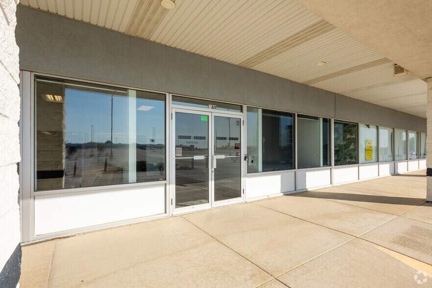 More Photos Of 310 Wylie Dr, Normal Unknown For Lease